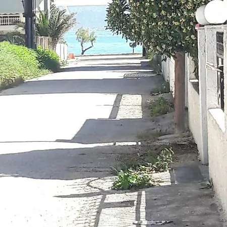 Beach شقة *